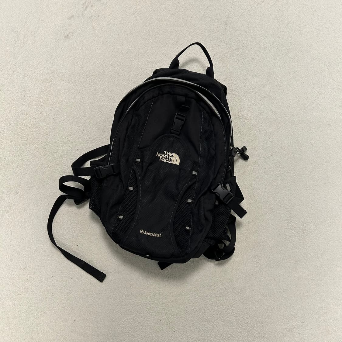 The North Face Essential Backpack Black  상품이미지3