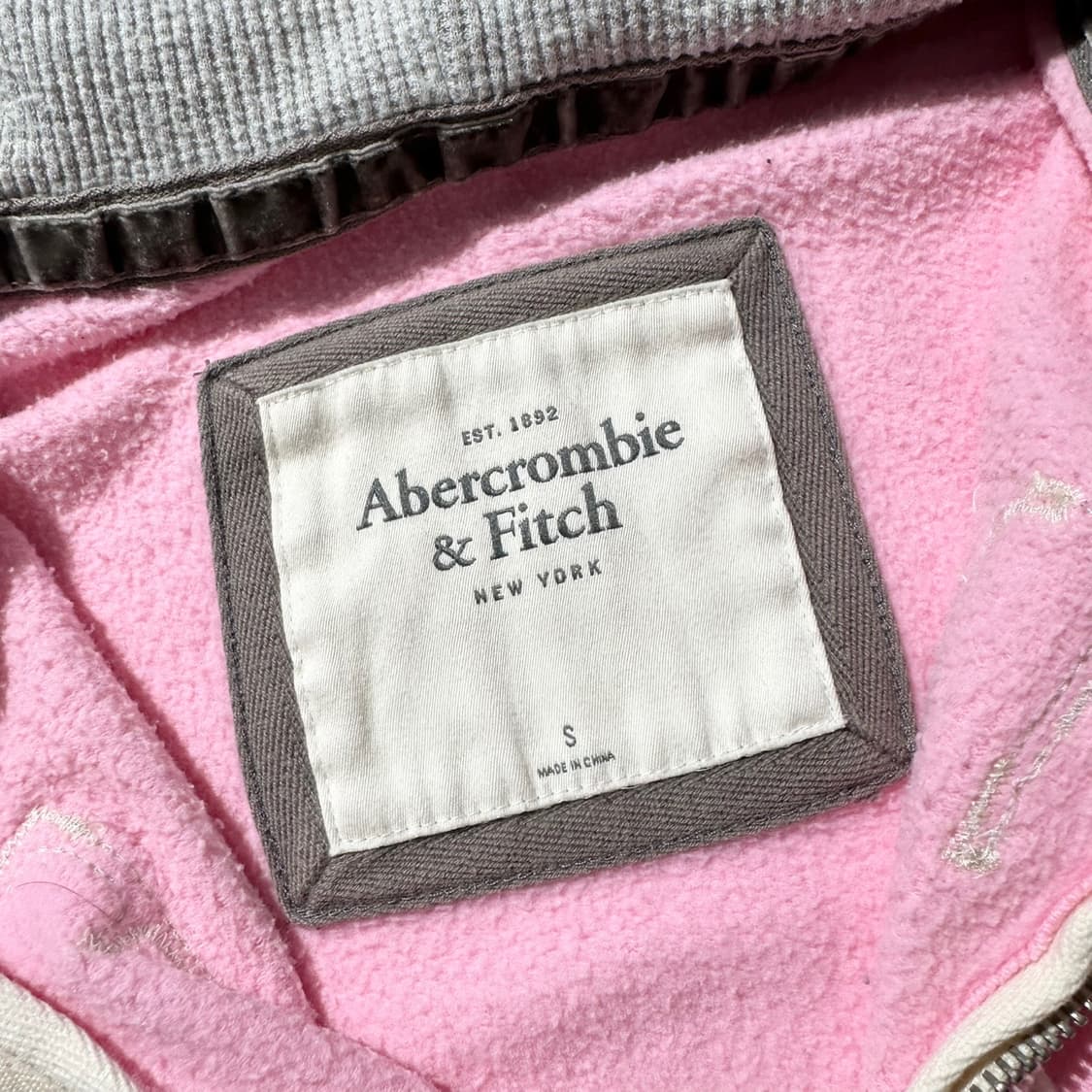 아베크롬비 아치로고 후드집업 핑크 상품이미지4