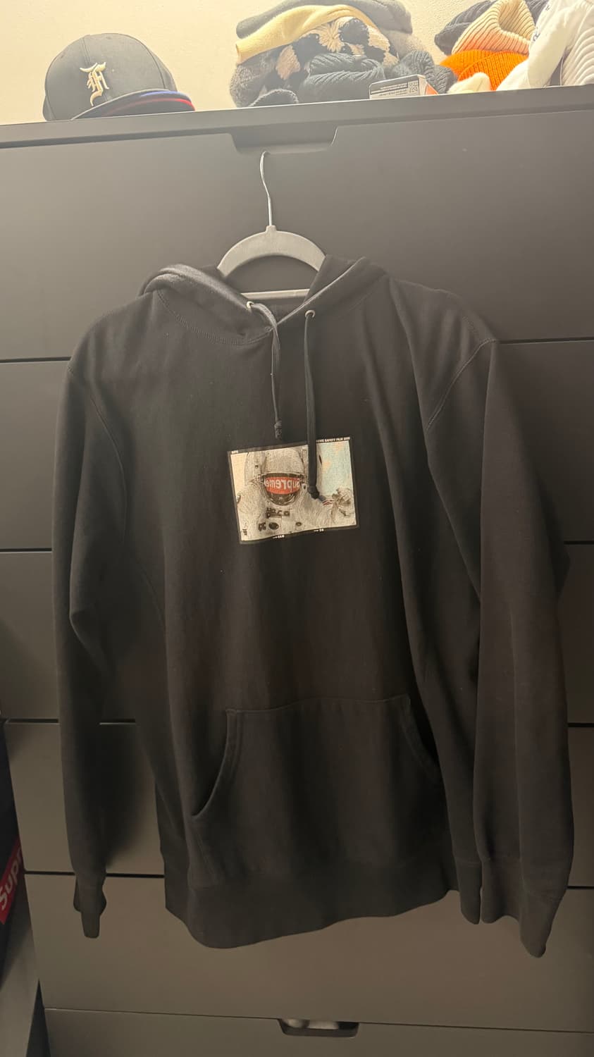 슈프림 우주인 후드티L 상품이미지1