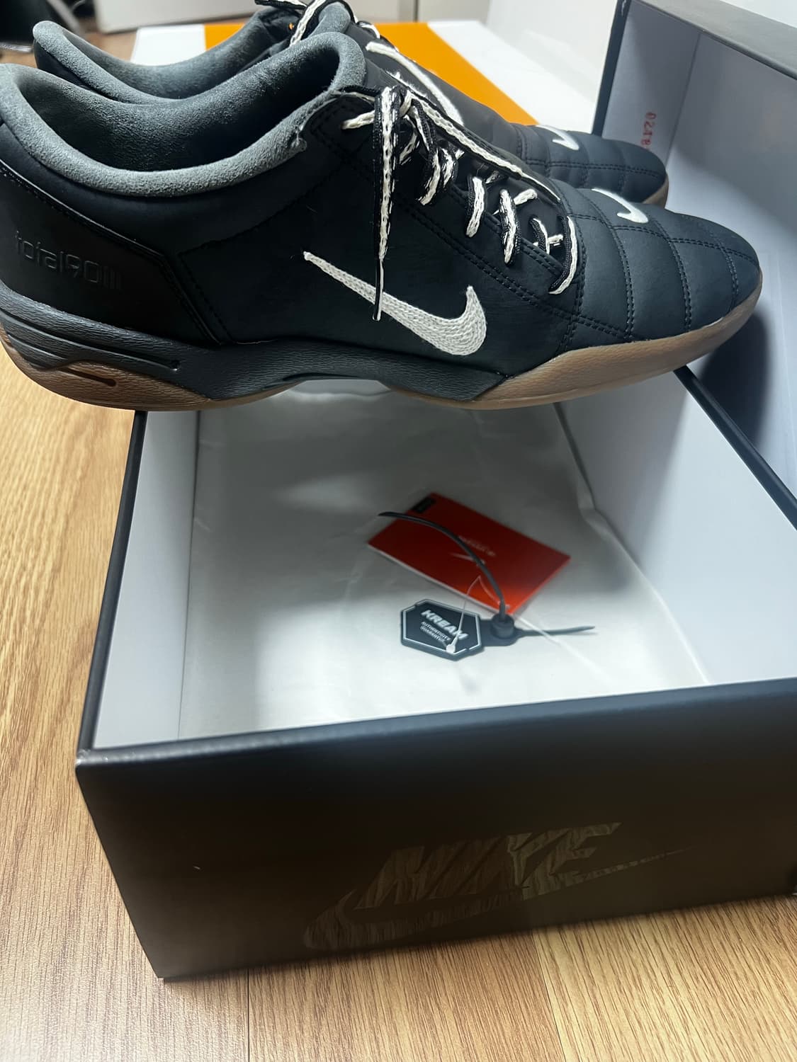 나이키 토탈 90 블랙 w280 상품이미지3