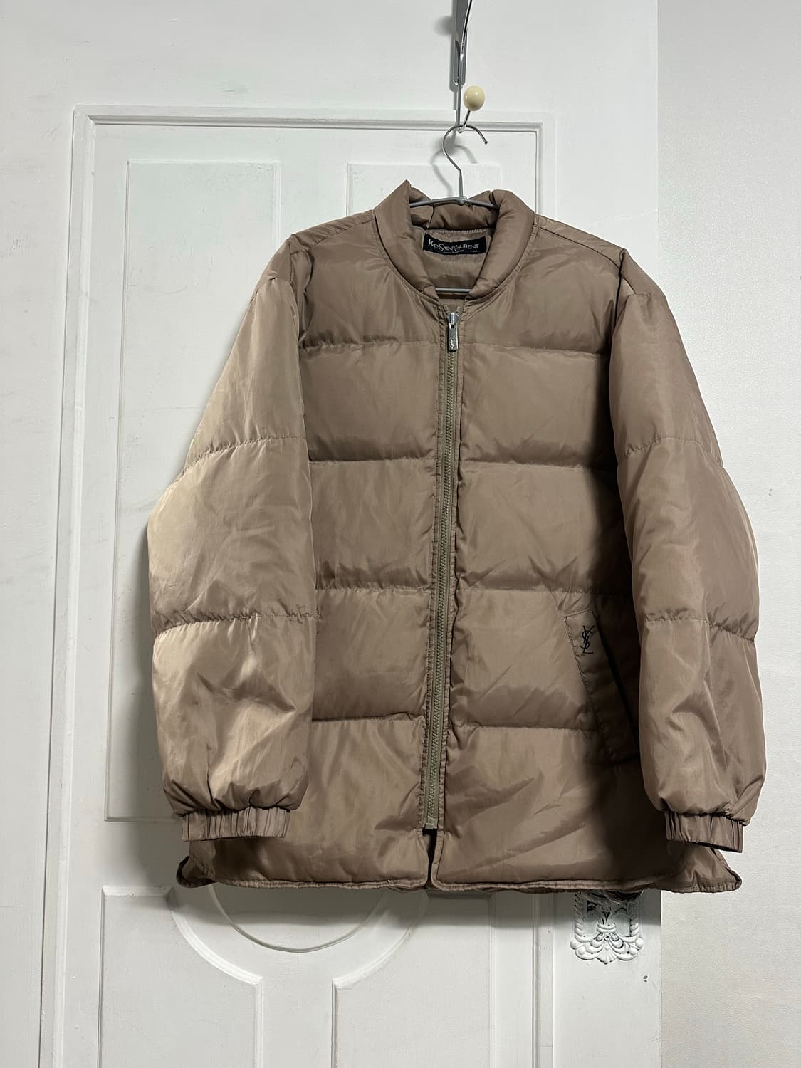 입생로랑 로고 패딩 상품이미지1