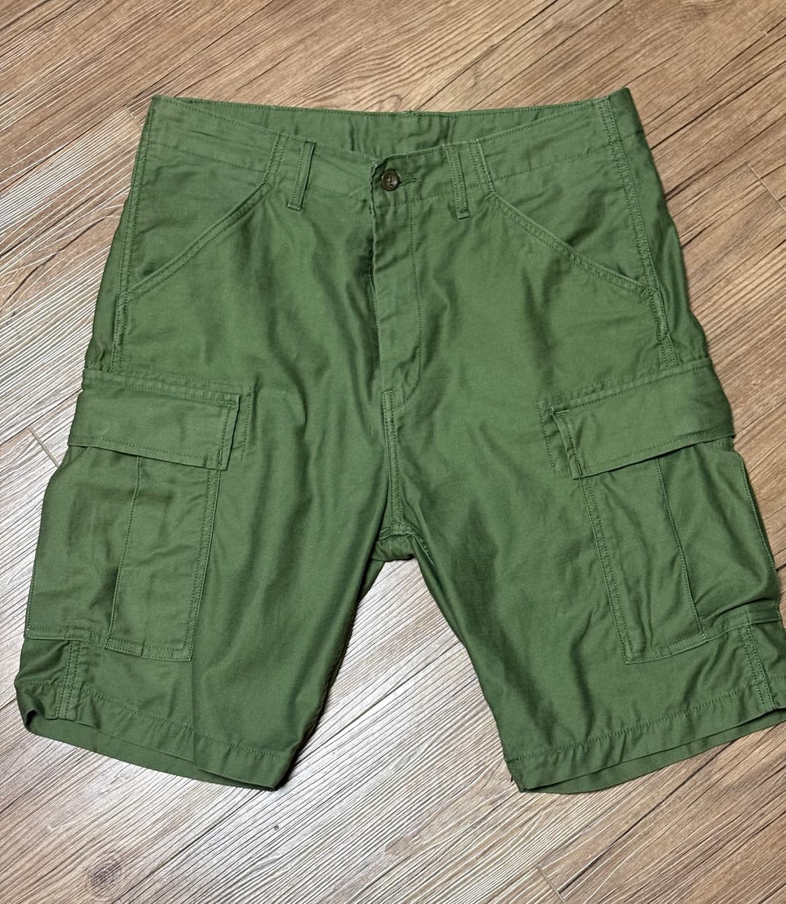 리바이스 올리브색 카고 반바지 상품이미지1