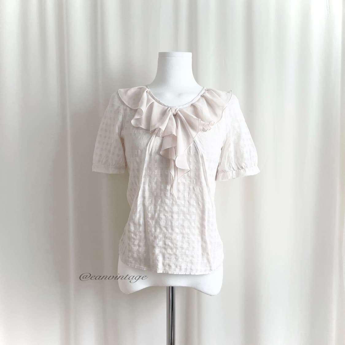 soft pink ruffle pattern top 상품이미지1
