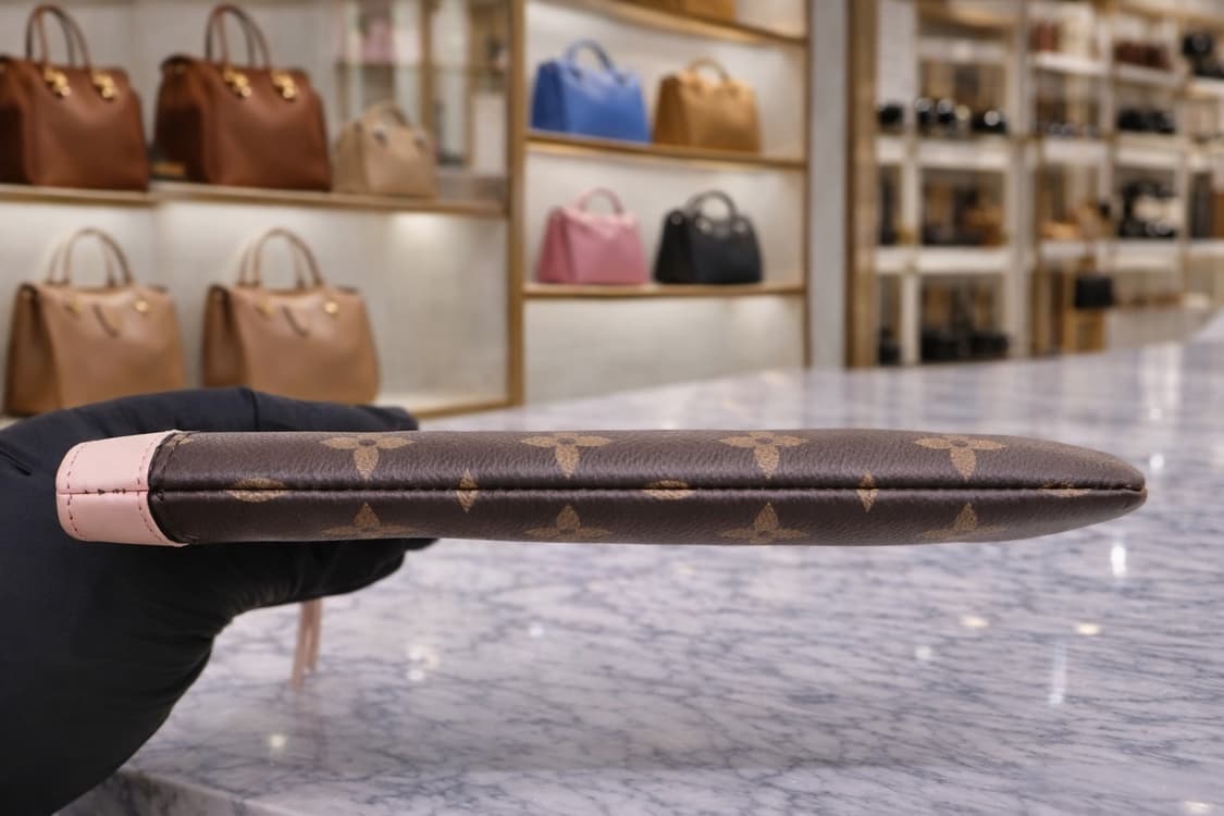 [A급] 루이비통 데일리 파우치 모노그램 로즈 파우더 판매합니다!!! 상품이미지3