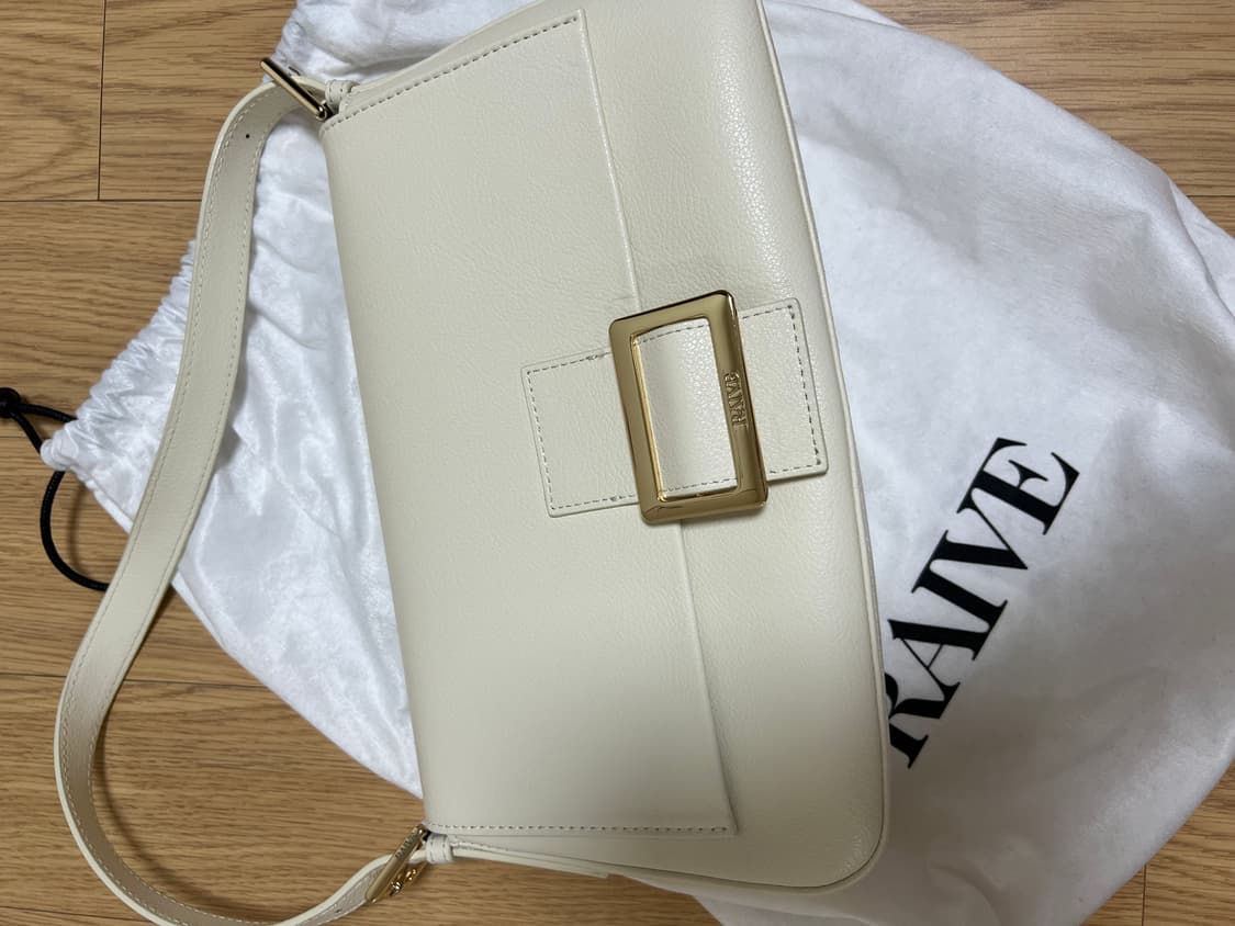 레이브 숄더백 상품이미지1