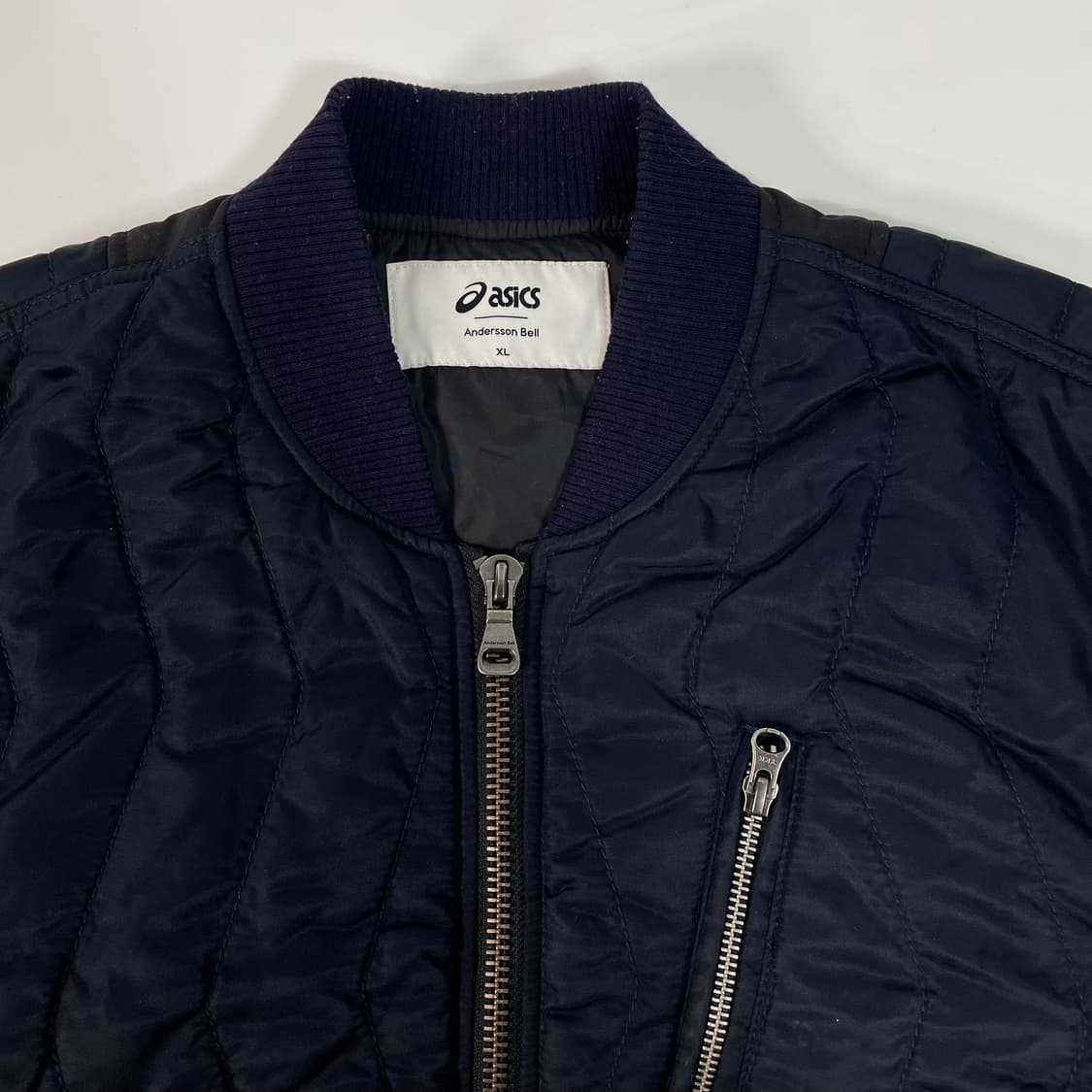 아식스 X 앤더슨벨 콘트라스트 퀼팅 봄버 자켓 (on.98)  상품이미지3