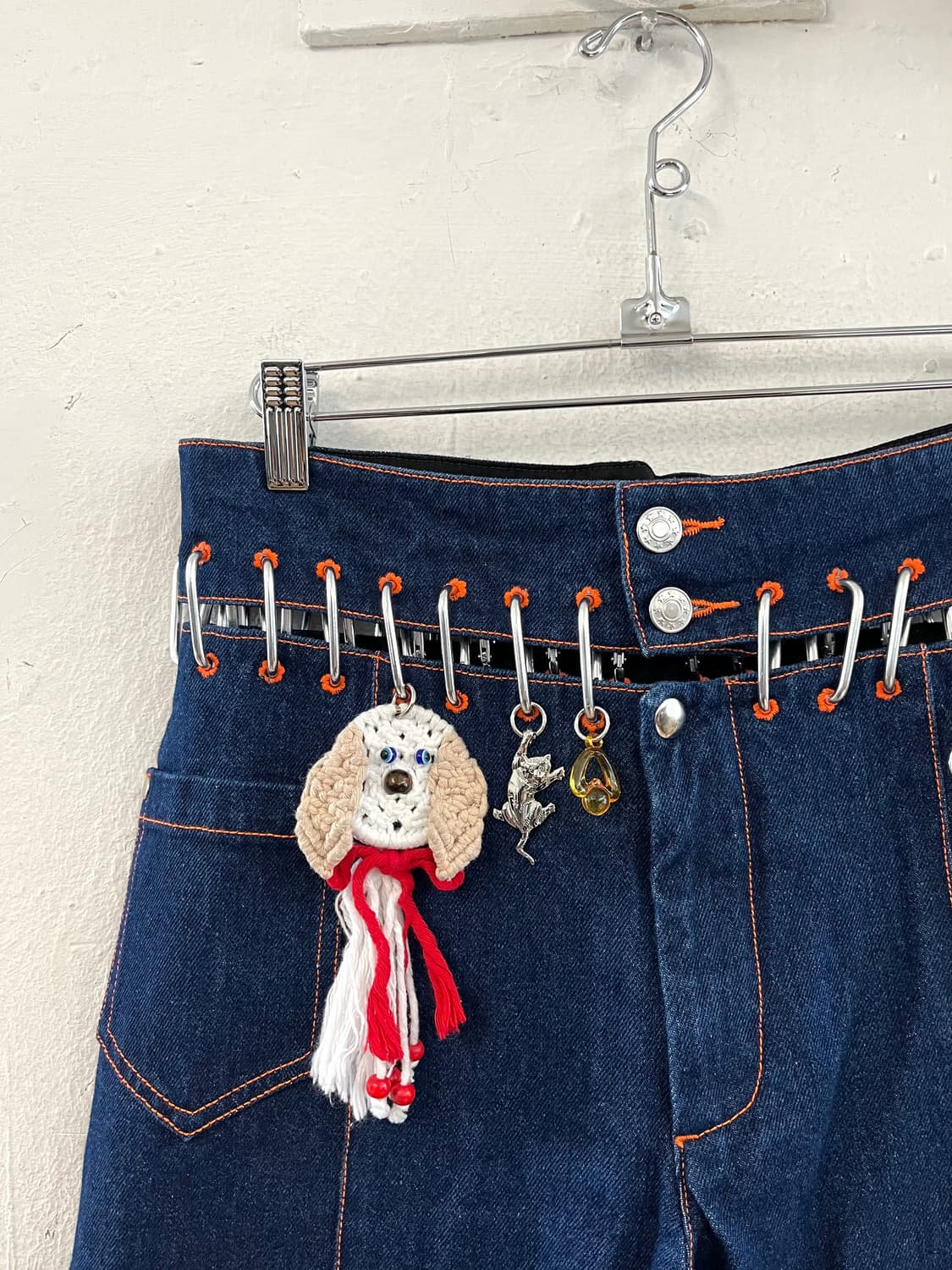 초포바 로위나 2023AW 카라비너 데님 팬츠 상품이미지4