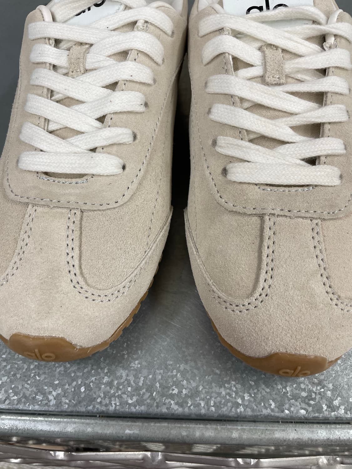 알로 요가 선셋 스니커즈 w7.5 상품이미지7