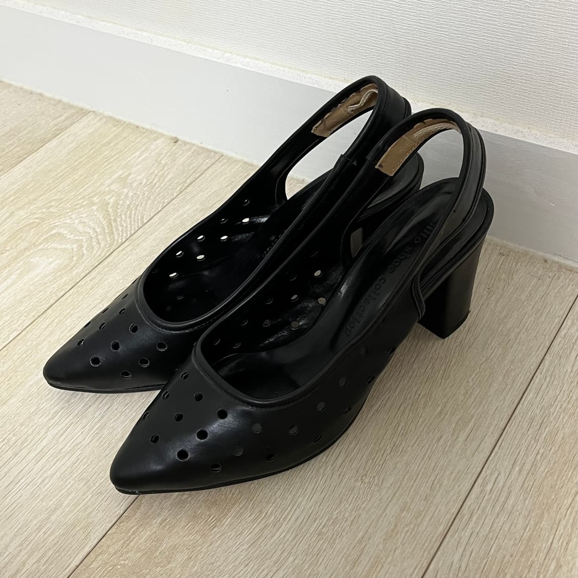 뾰족코 블랙 통굽 슬링백 힐 6cm / 250mm 상품이미지6