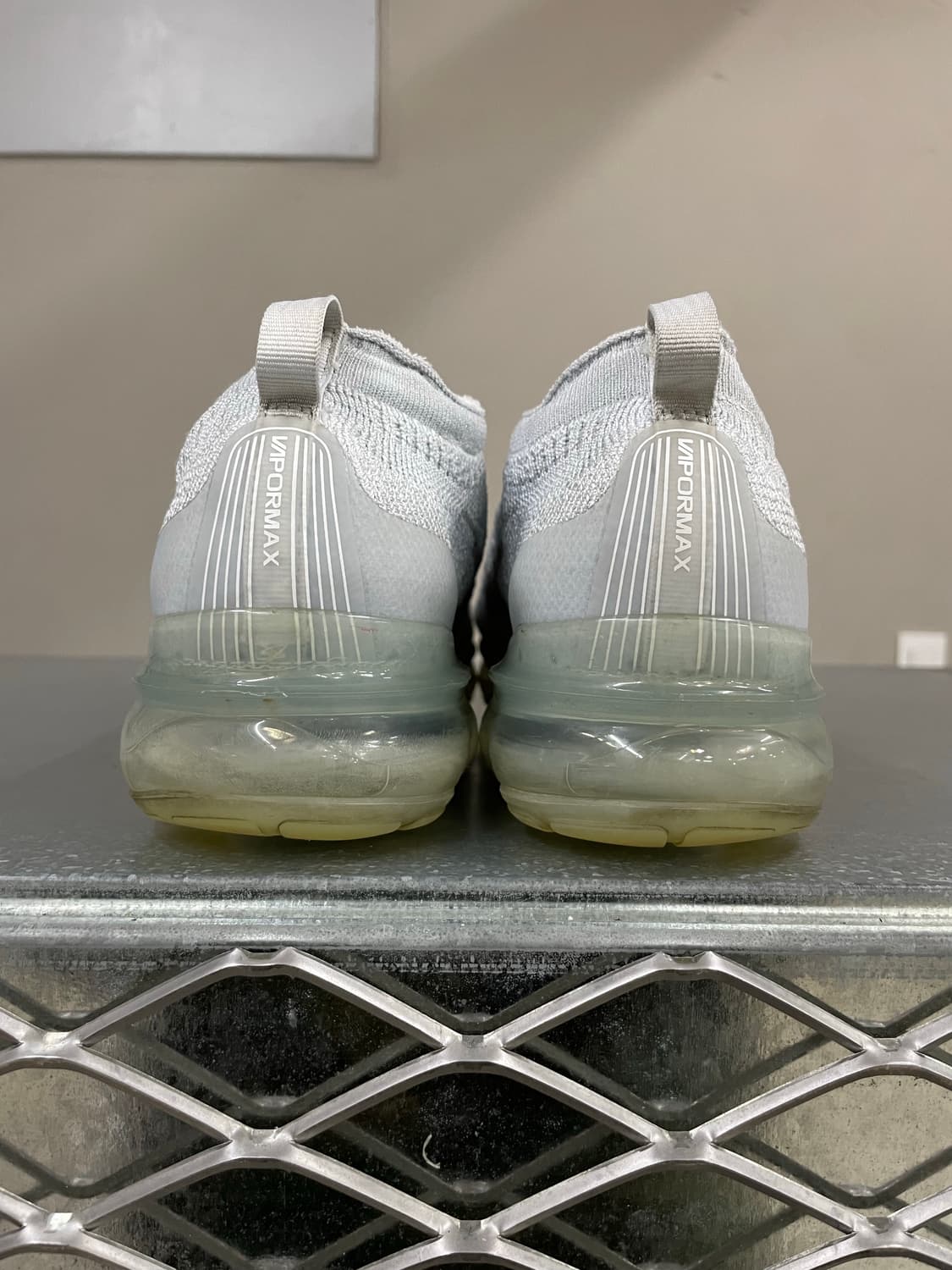 나이키 에어 베이퍼맥스 플라이니트 플래티넘 275 상품이미지3