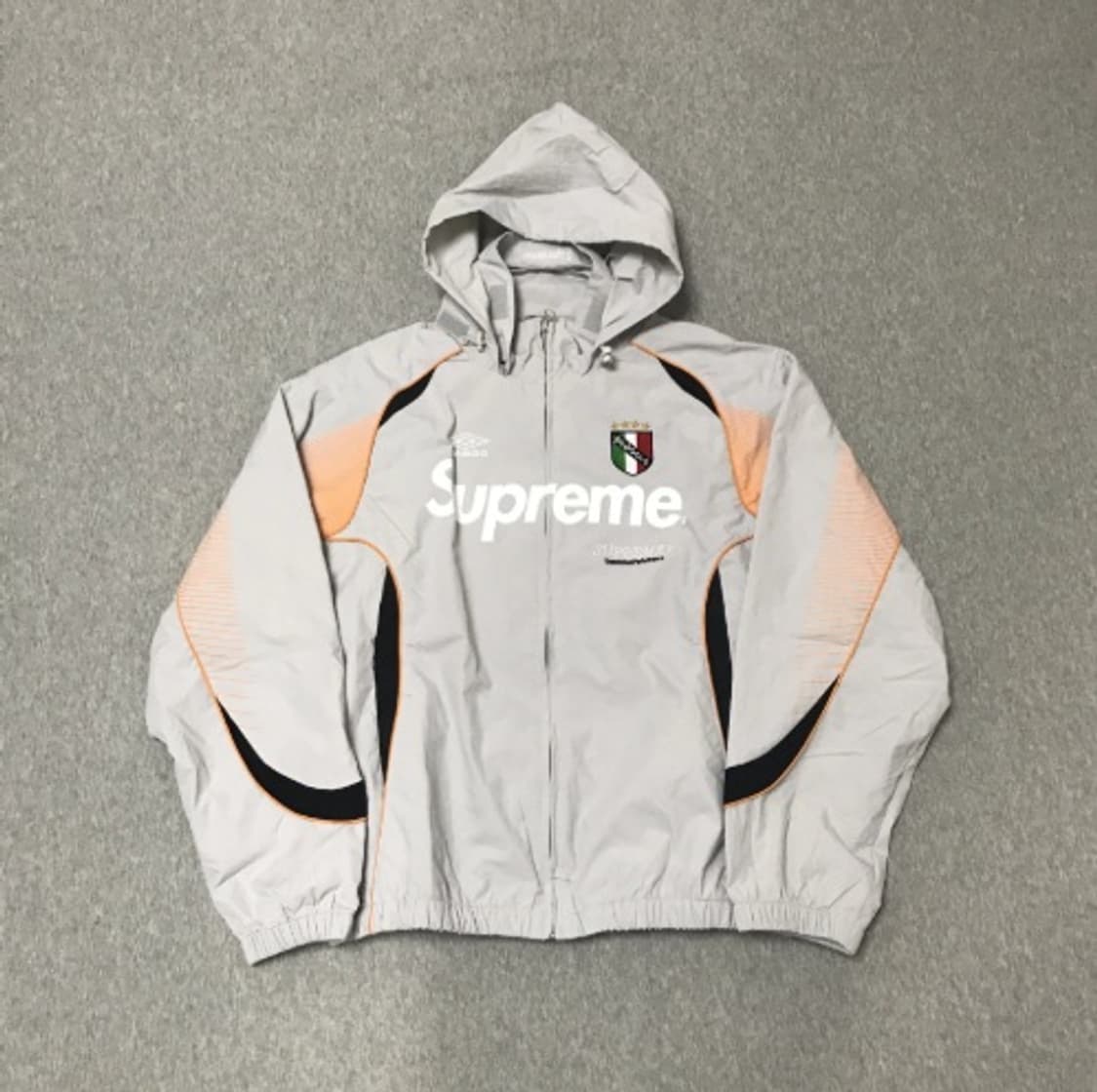 슈프림 x 엄브로 트랙 자켓 그레이 -22ss 상품이미지1