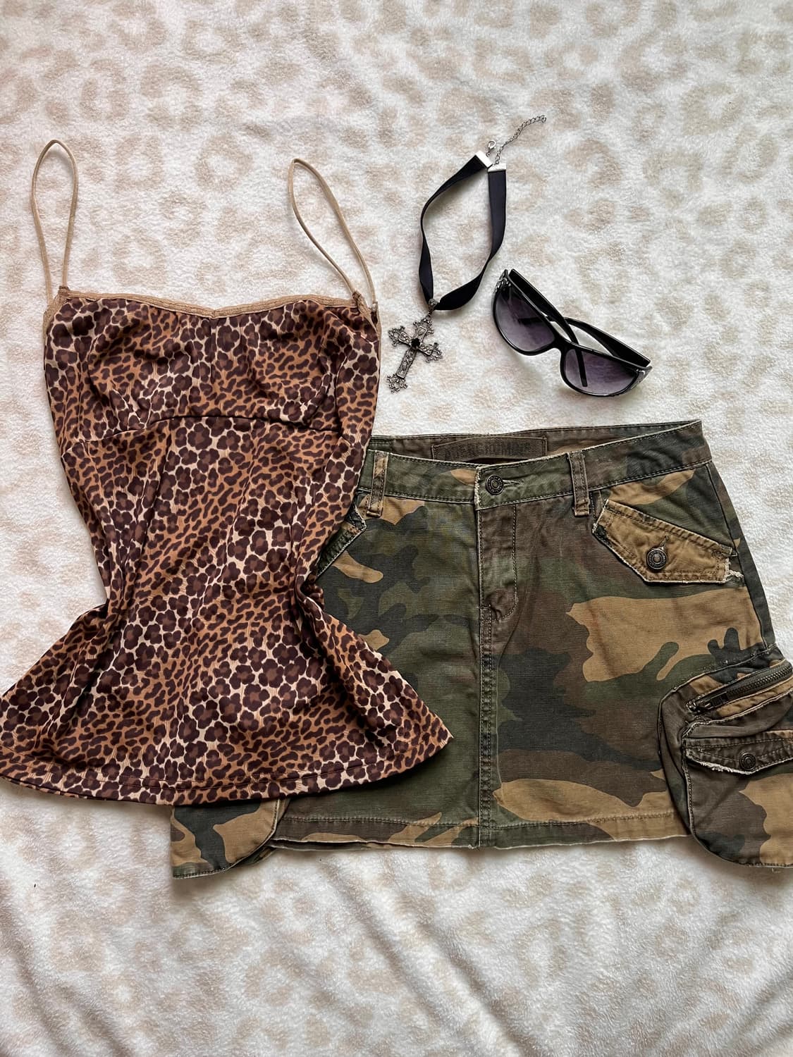 Hopi lace sleeveless + Abercrombie skirt 상품이미지1