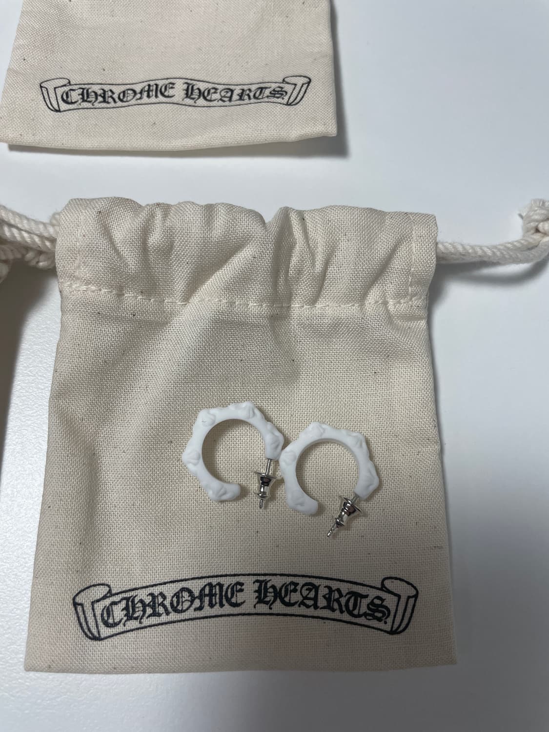 크롬하츠 실리크롬 이어링 새상품 팜 상품이미지1