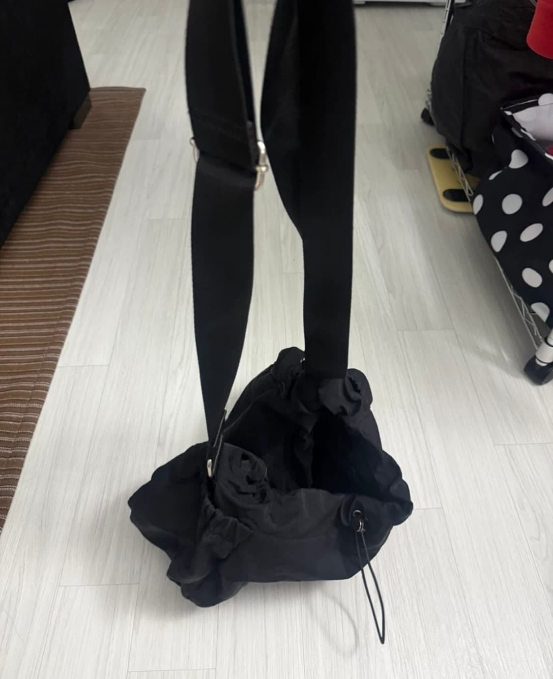 아메스 블랙 숄더백 상품이미지3