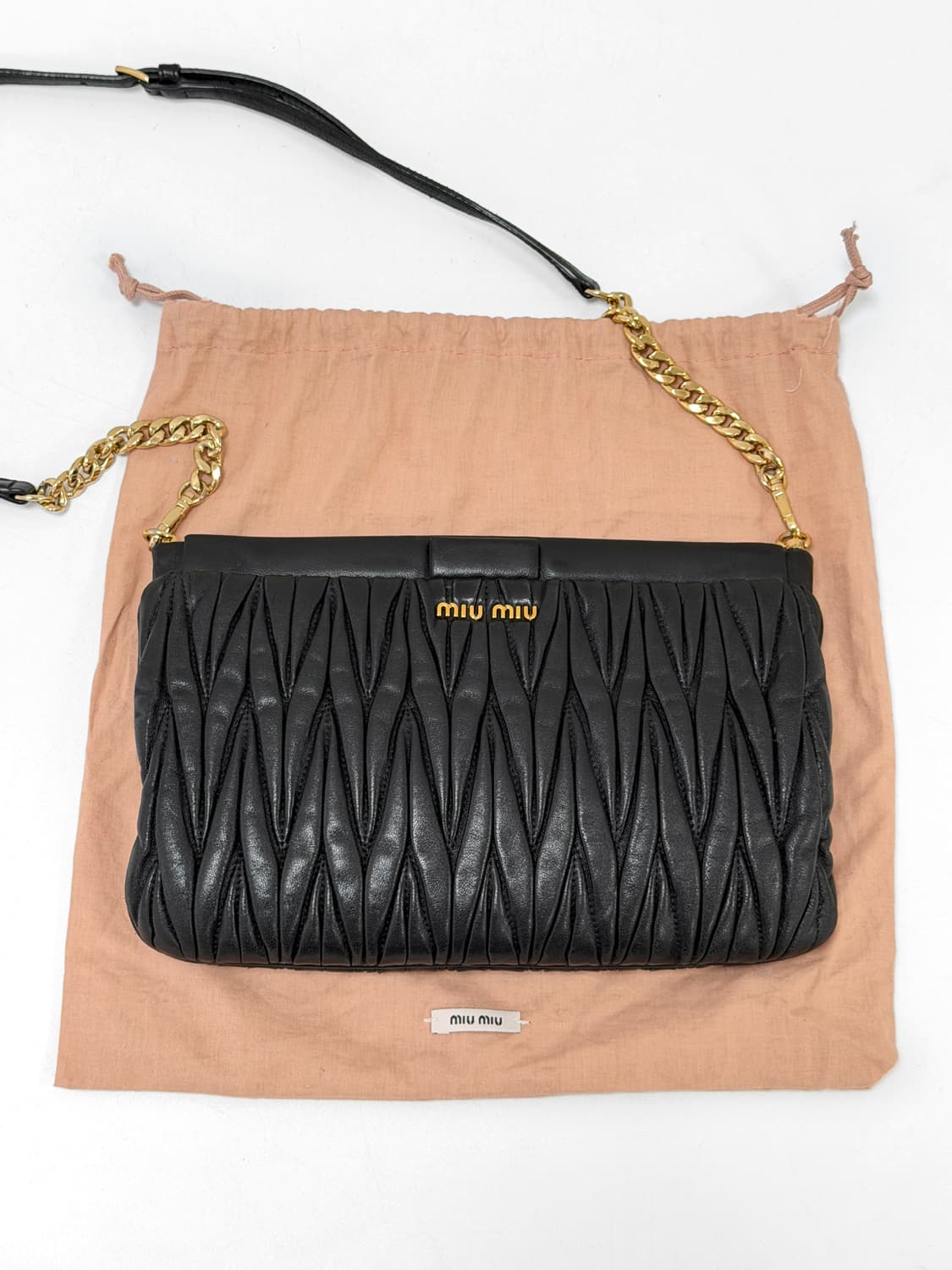 미우미우 나파 레더 마테라쎄 크로스백 상품이미지3