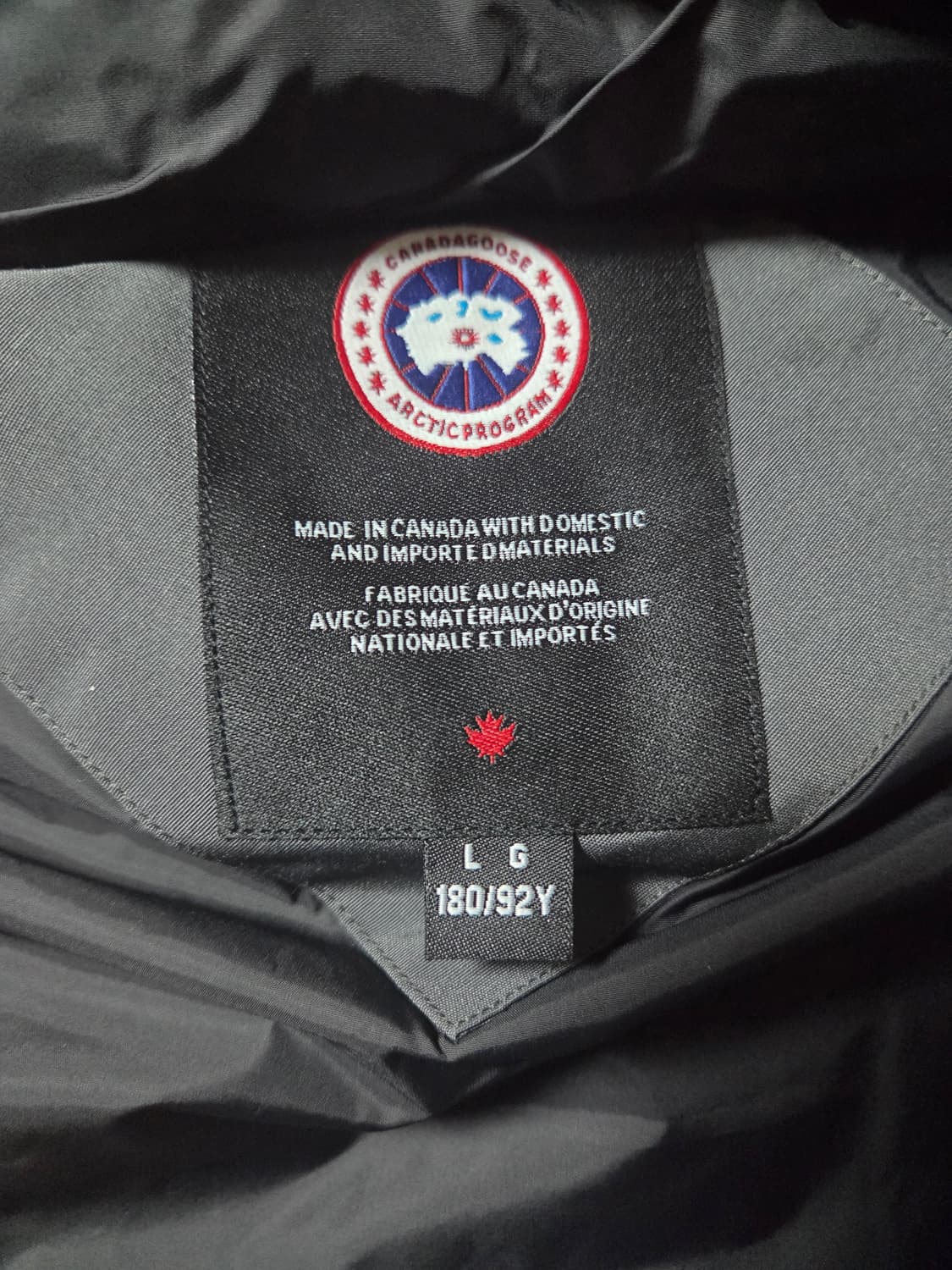 시세파괴 새상품 캐나다구스 조끼 패딩 상품이미지4