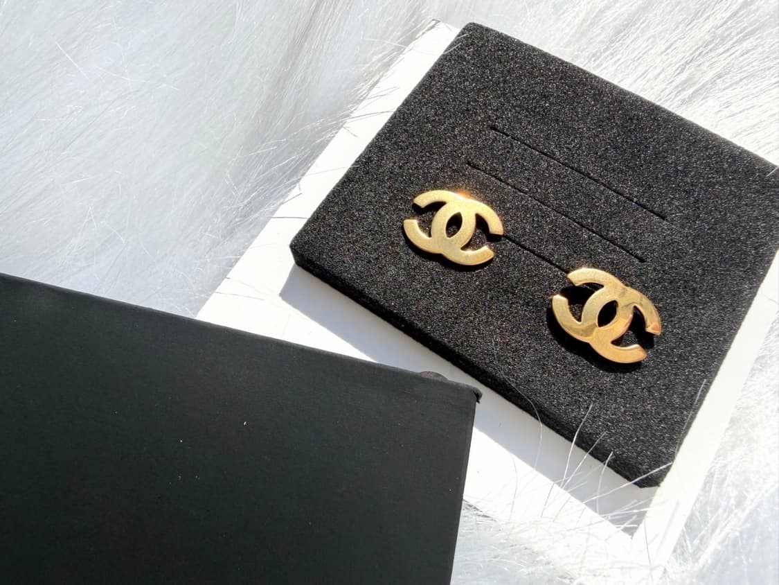 샤넬 심플 골드 이어링 상품이미지2