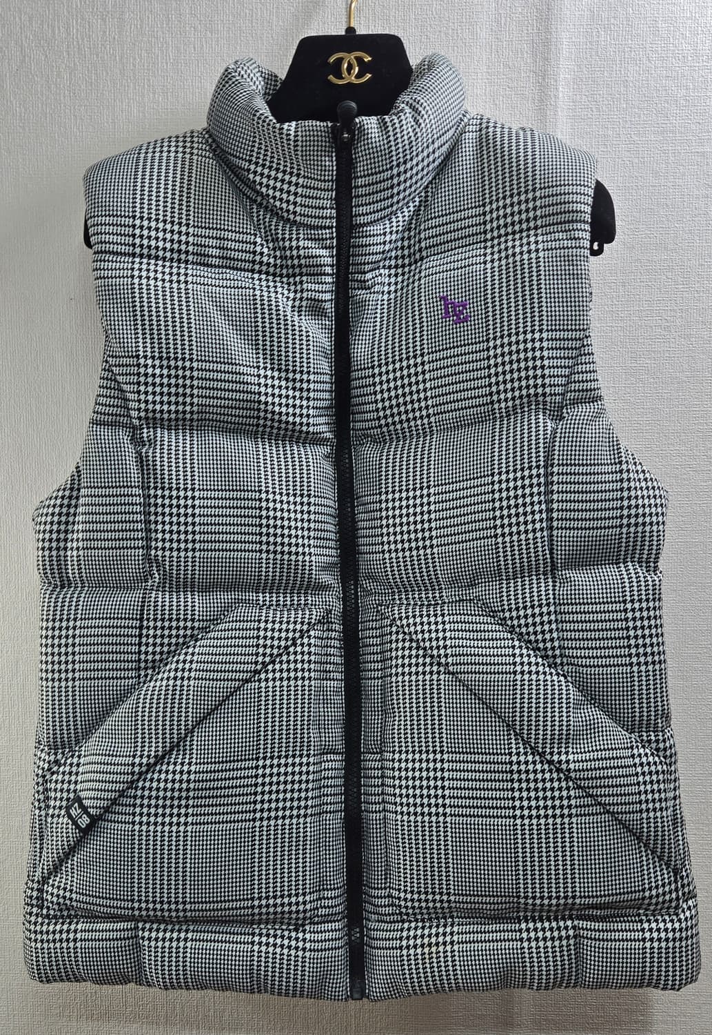 헤지스 골프 여성 90 하운드투스 체크 패턴 다운 패딩 베스트 상품이미지1