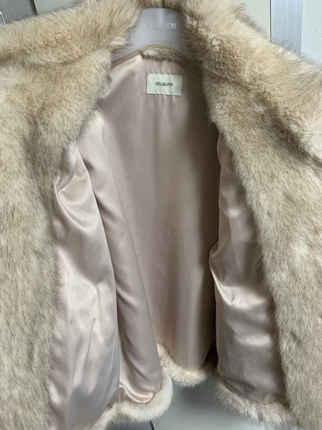 셀리앤리옹 블레어 퍼자켓 섹시퍼 1번 입음 상품이미지4