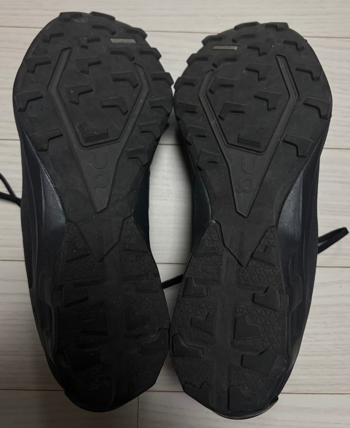 파프 온 클라우드벤쳐 피크 블랙 상품이미지4