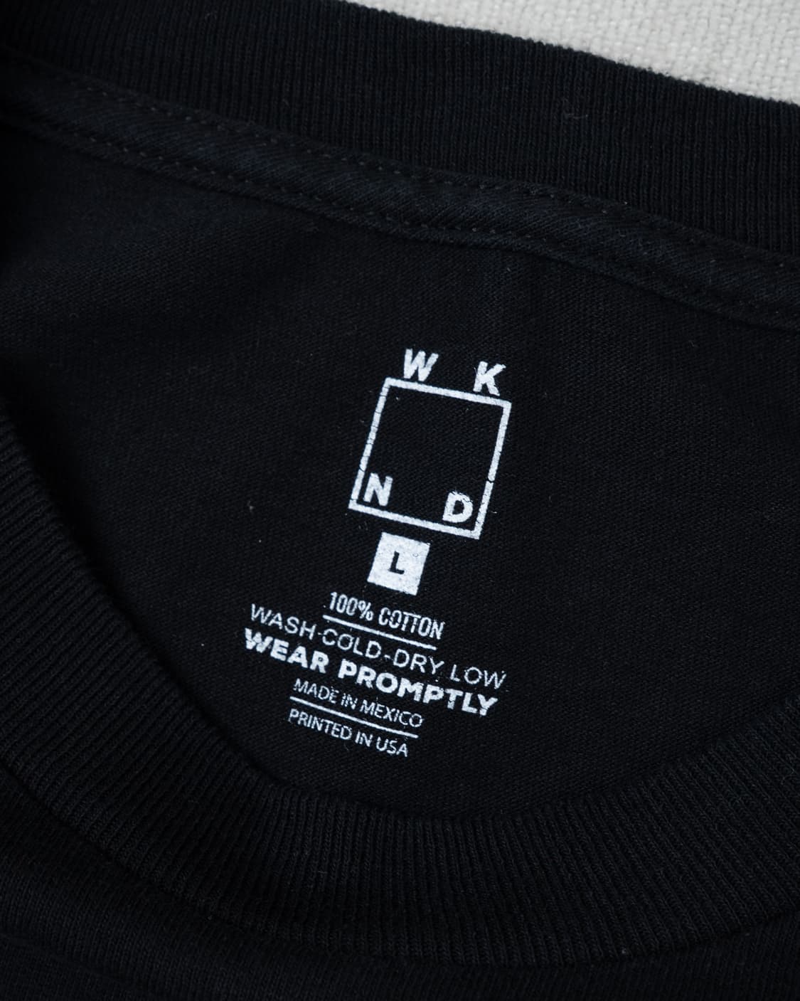 (L) WKND(위크엔드) 스퀘어 로고 티셔츠 상품이미지3