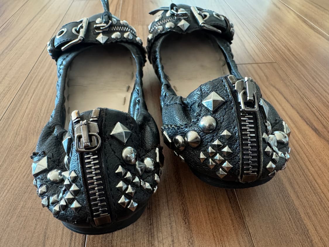 Miumiu 스터드 플랫슈즈 상품이미지2