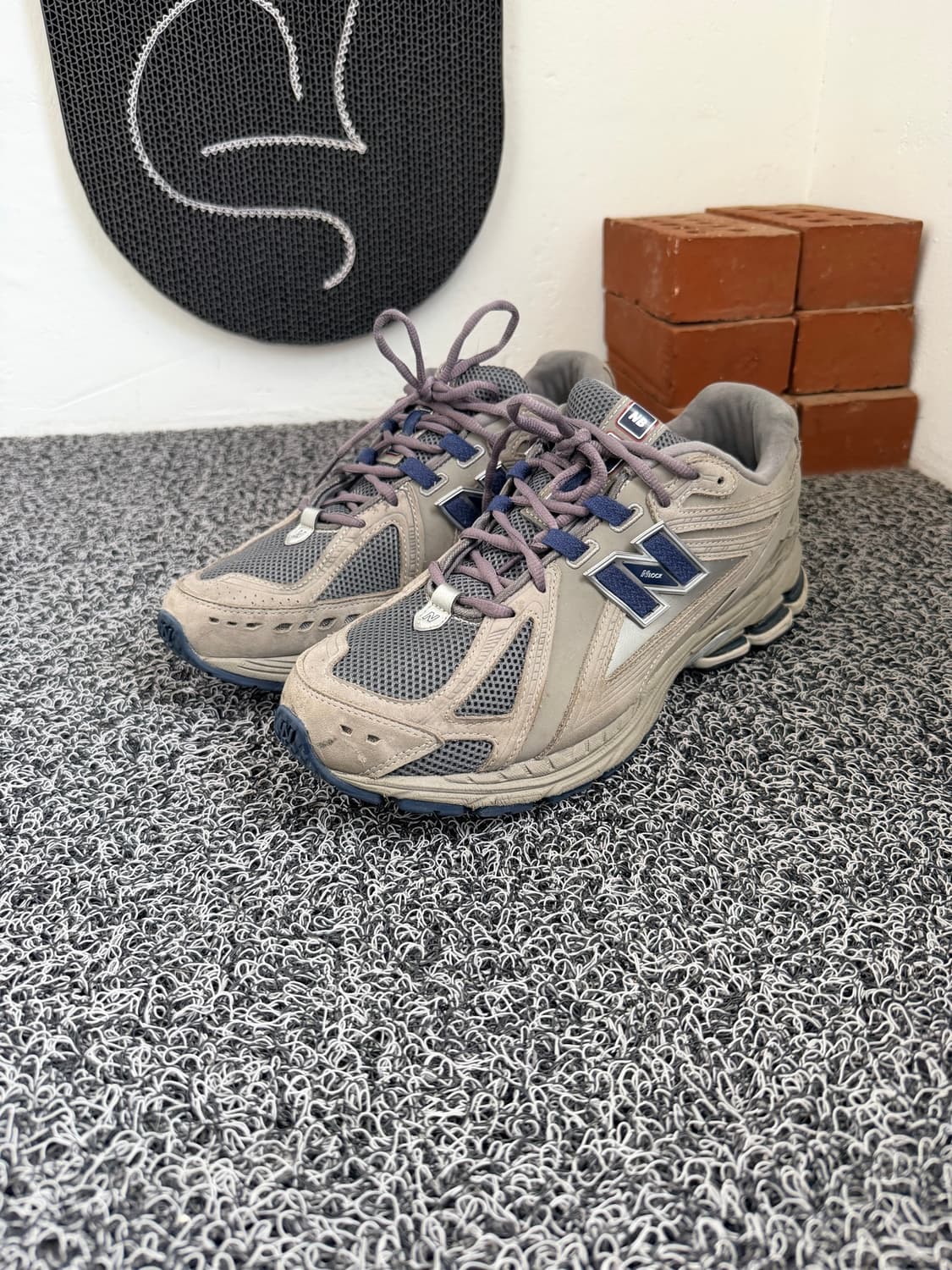 뉴발란스 1906R 차콜 그레이 (M1906RB) 상품이미지1