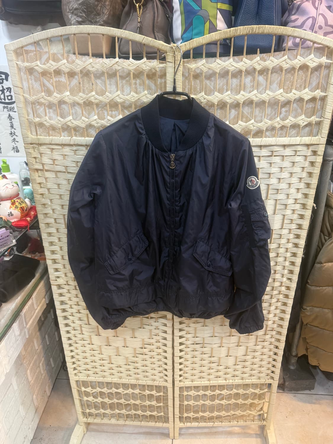 2/66 정품 몽클레어 붐버자켓 팝니다 상품이미지1