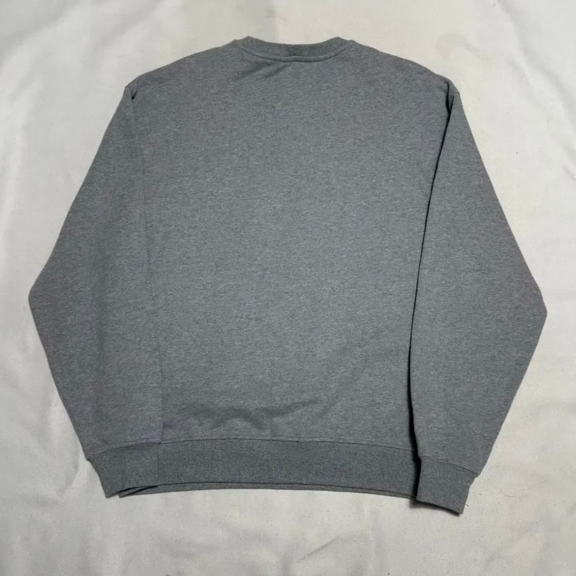 듀베티카 그라데이션 로고 그레이 맨투맨 상품이미지3