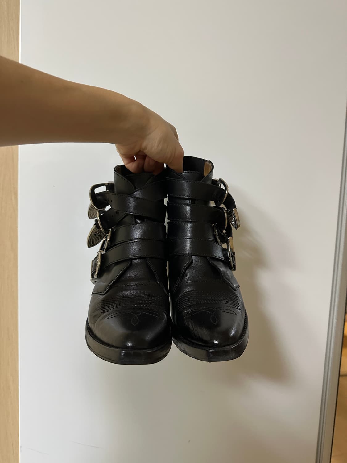 토가 풀라(Toga Pulla) 버클 스트랩 미드힐 부츠 상품이미지2