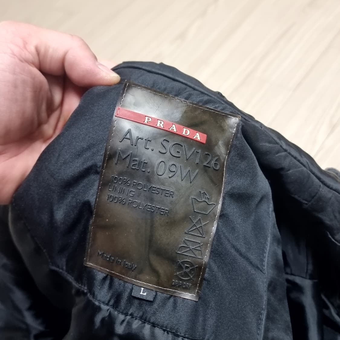 프라다 블랙 후드 바람막이 자켓(100-105) 상품이미지9