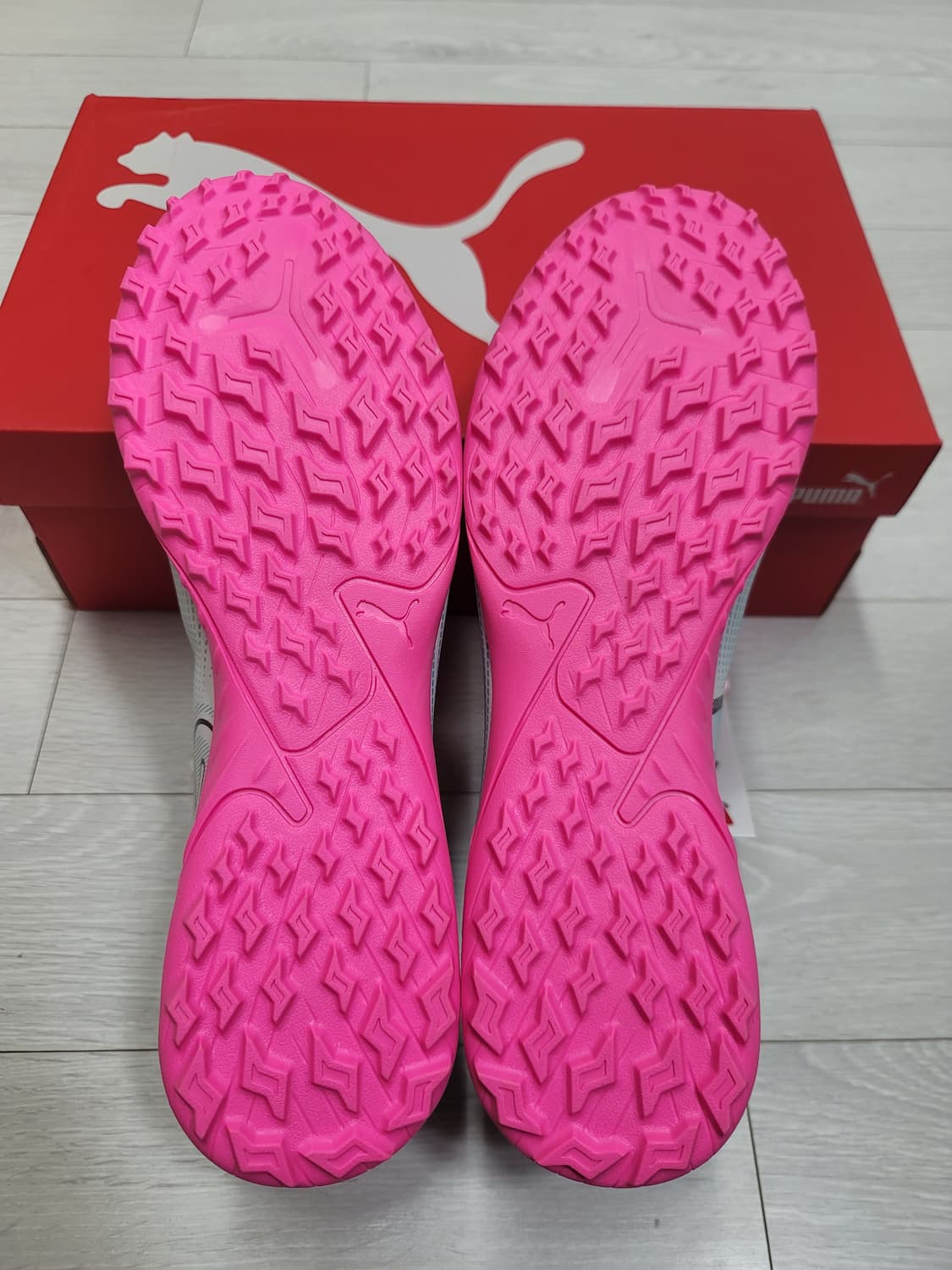 (285)푸마 풋살화 퓨처 7 플레이 TT[대전 직거래도 가능] 상품이미지8