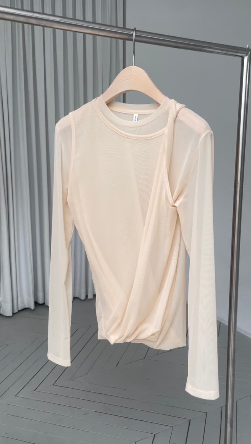Teak 티크 시스루 twist mesh top 상품이미지1