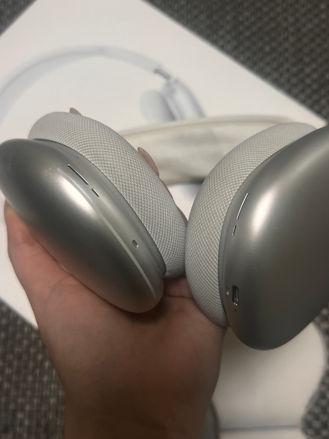 에어팟 맥스 실버  상품이미지4