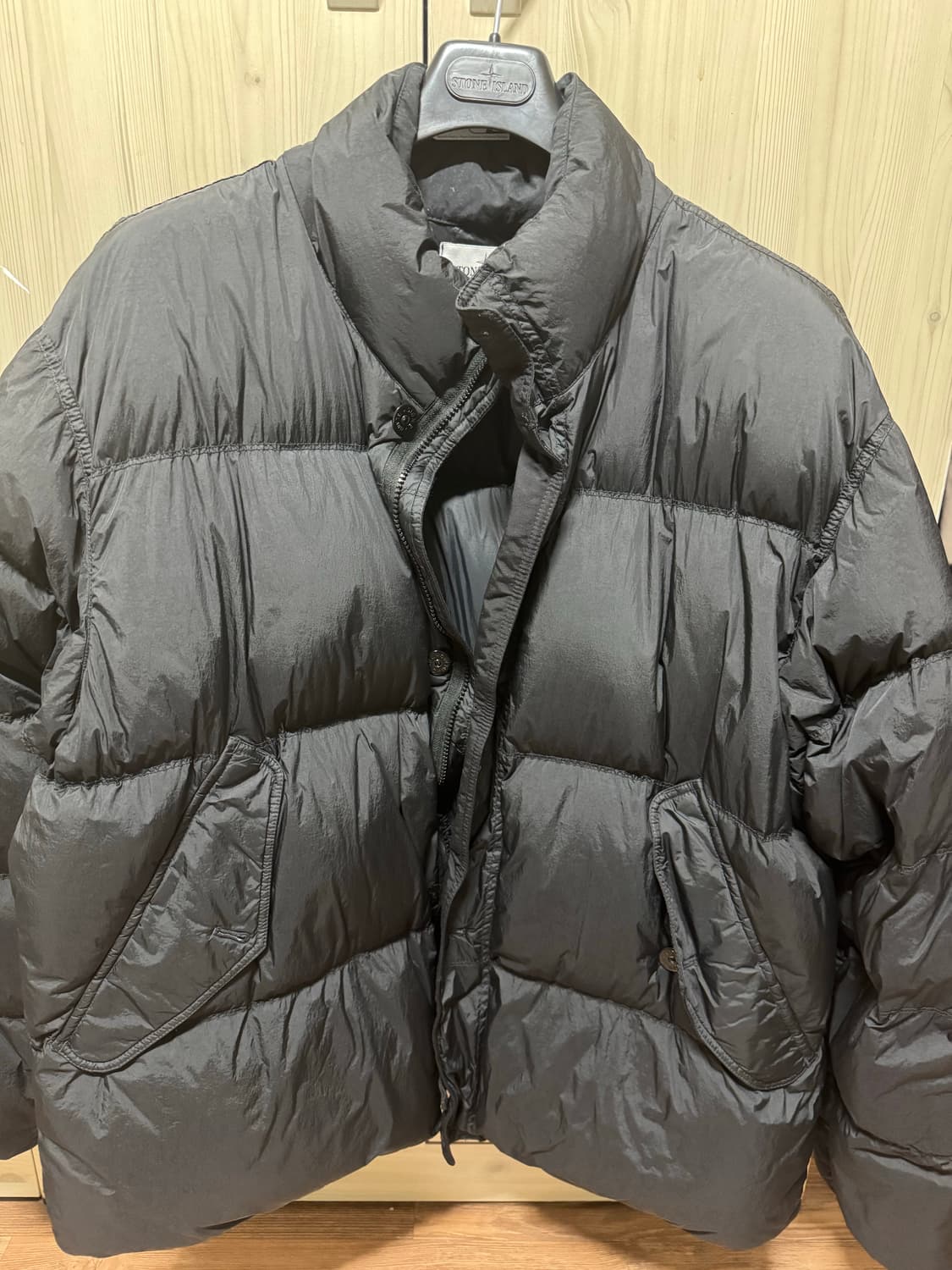 스톤아일랜드 24fw 크링클랩스 패딩 2XL 팝니다 상품이미지1