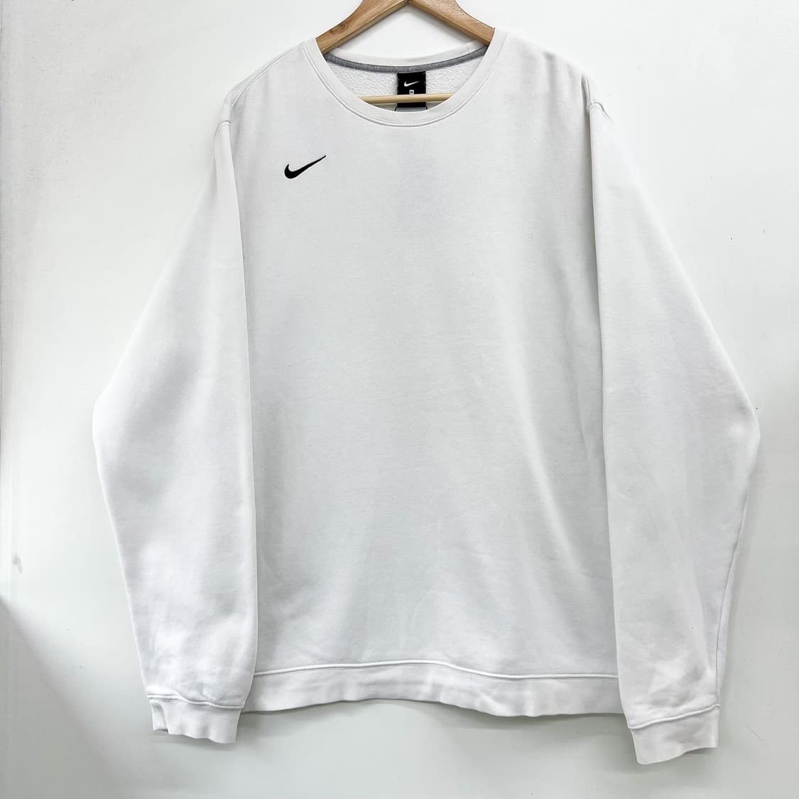 나이키 스우시 오버사이즈 화이트크루넥스웻셔츠 상품이미지2