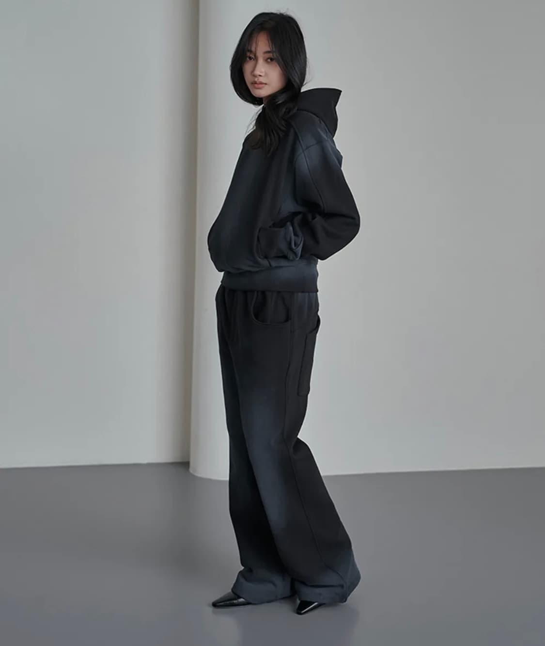 이예 워싱 플레어 스웻팬츠 상품이미지1