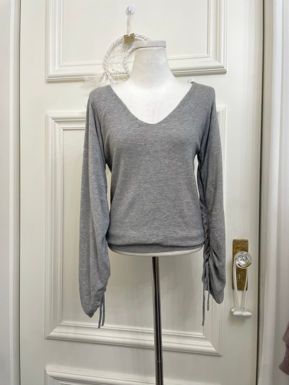 gray glitter shirring sleeve soft knit t 상품이미지1