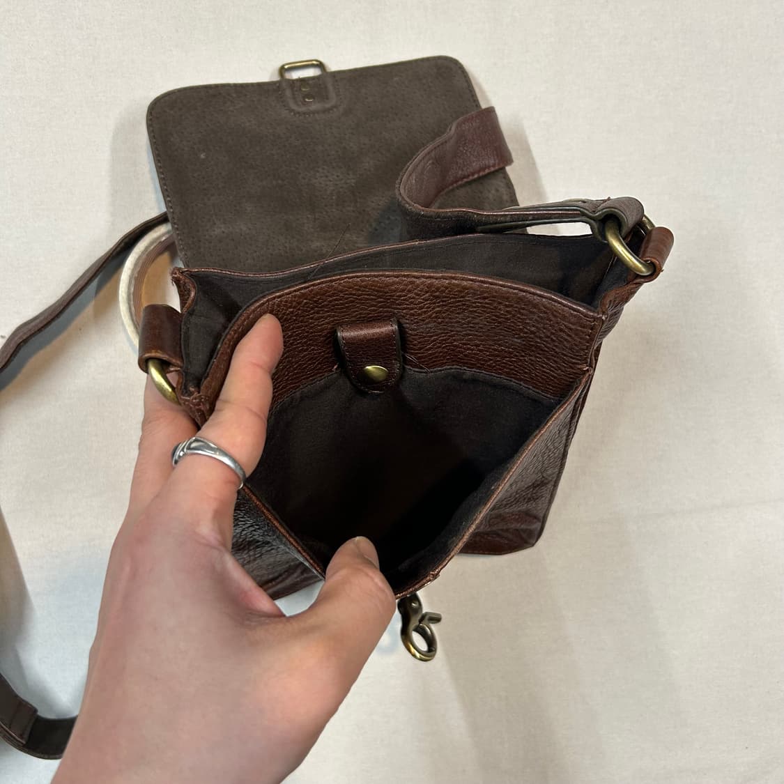 빈티지 레더 가죽 크로스백 브라운 상품이미지5