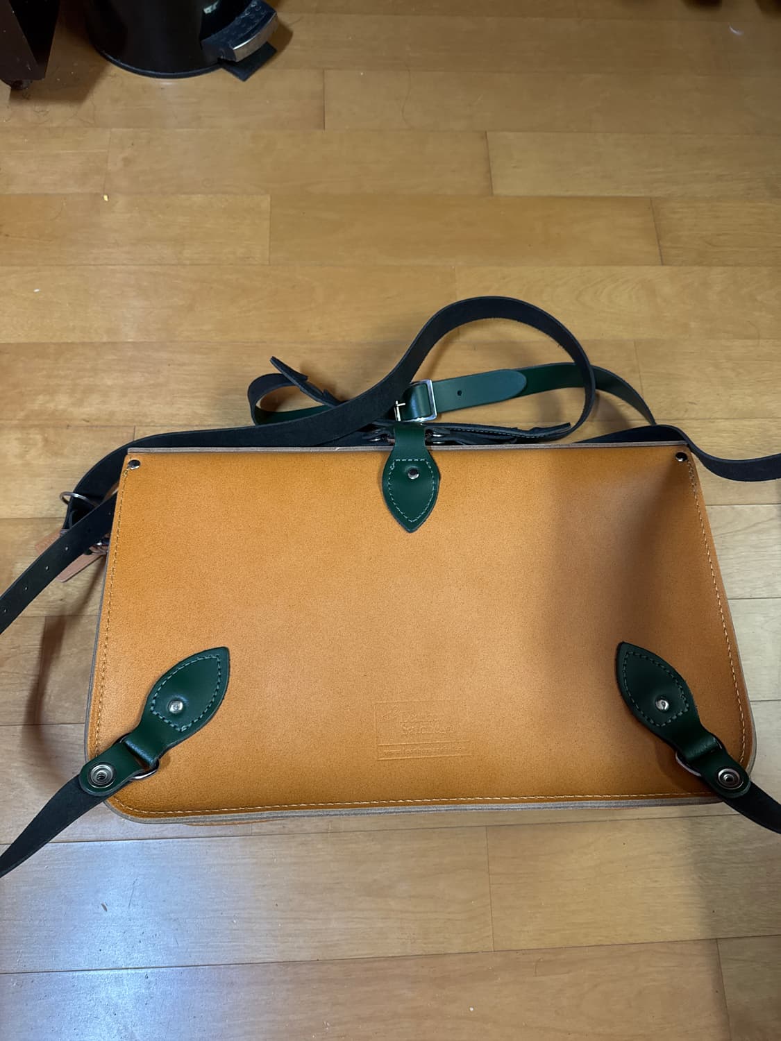 더레더 사첼백 옐로우 그린 상품이미지4