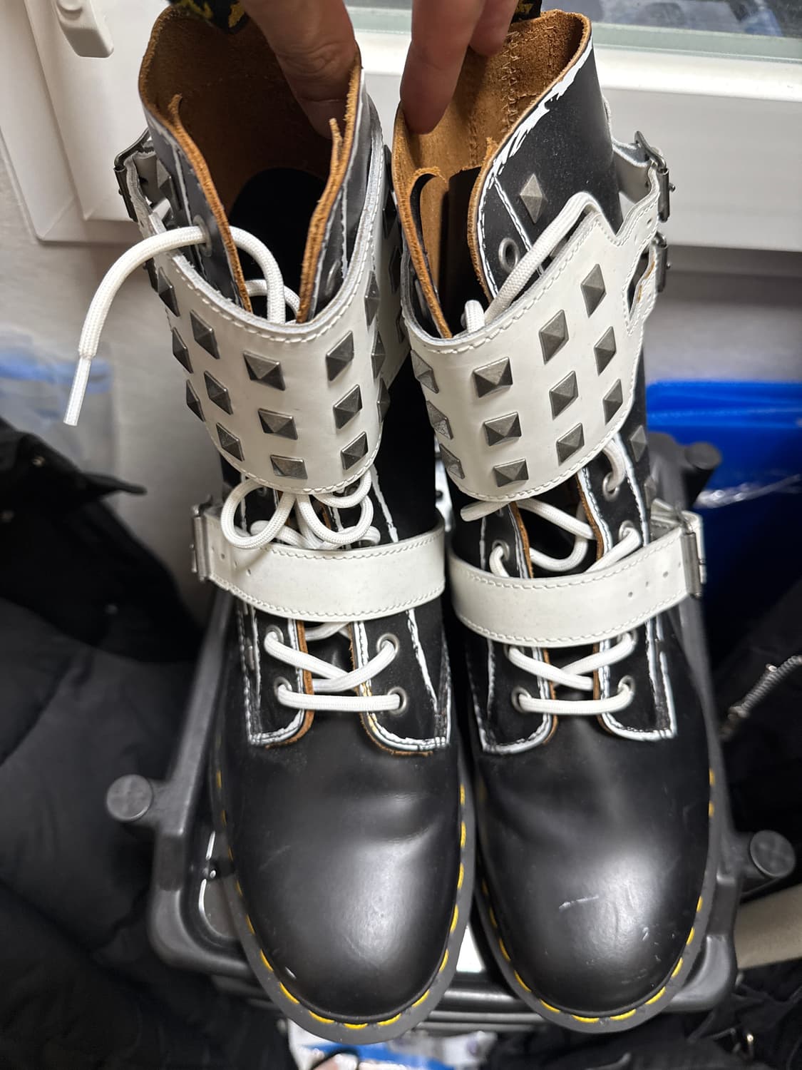 닥터마틴 1490 Joska stud UK8 (270)  상품이미지1