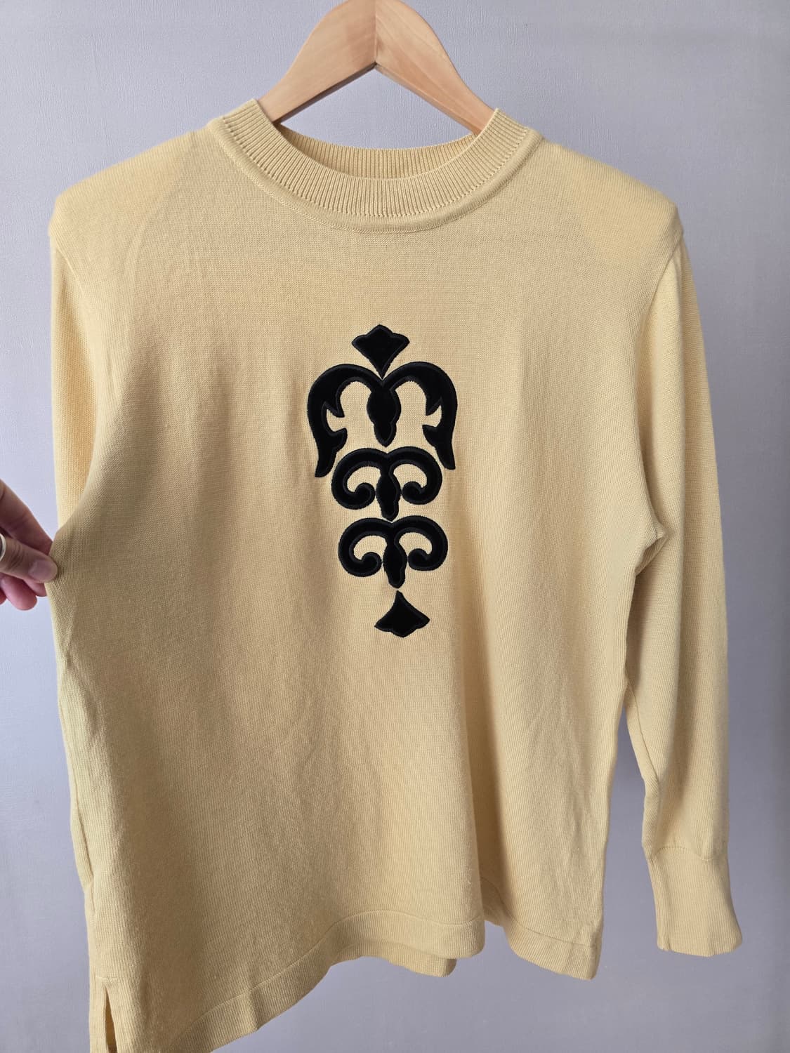 옐로 벨벳 패턴 니트 · 울100% 상품이미지4