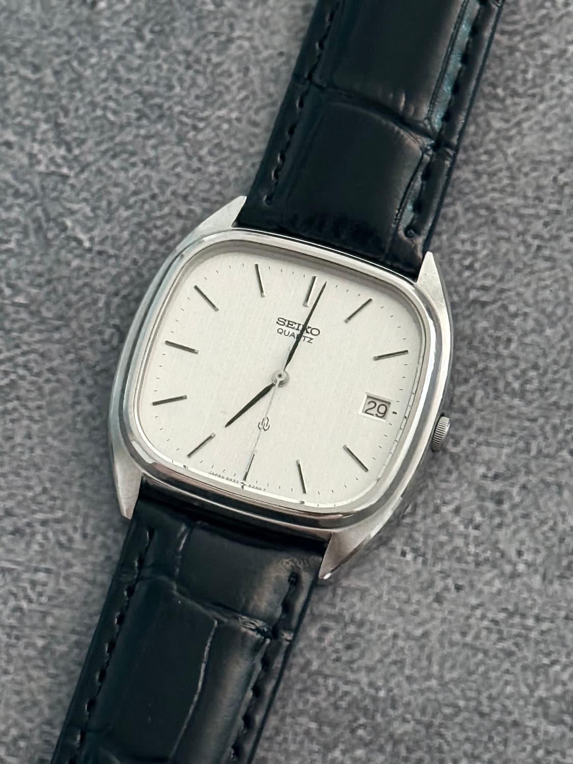 세이코 Seiko 스퀘어 쿼츠 데이트 버티컬 다이얼 상품이미지1