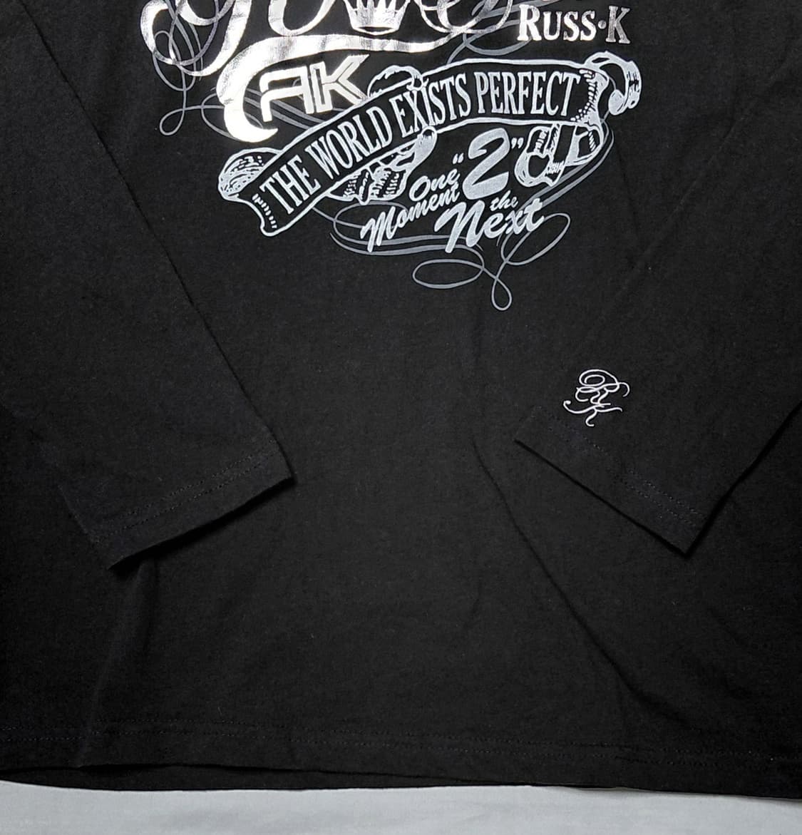 [S] Russ K(러스케이) 실버 그래픽 박로고 롱 슬리브 티셔츠 상품이미지3