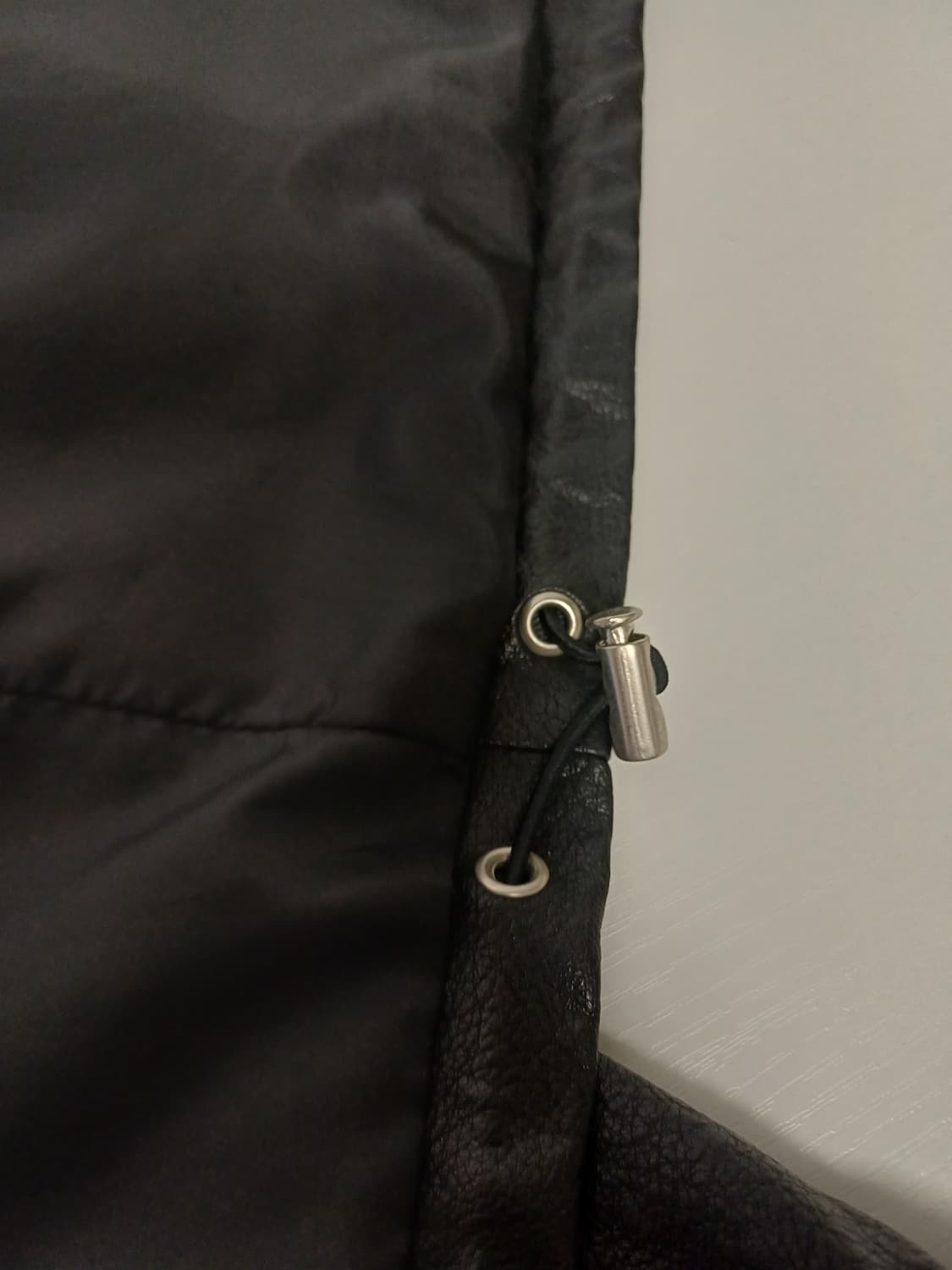 [Free] they 하이넥 절개 레더 자켓 (Black) 상품이미지6