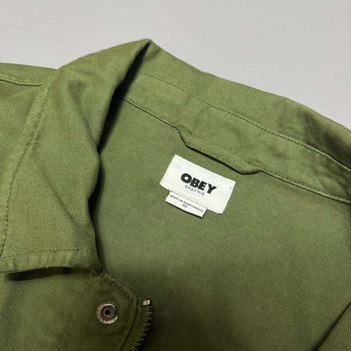 오베이(OBEY) 올리브컬러 라벨로고 피스 코튼 BDU 자켓 상품이미지3