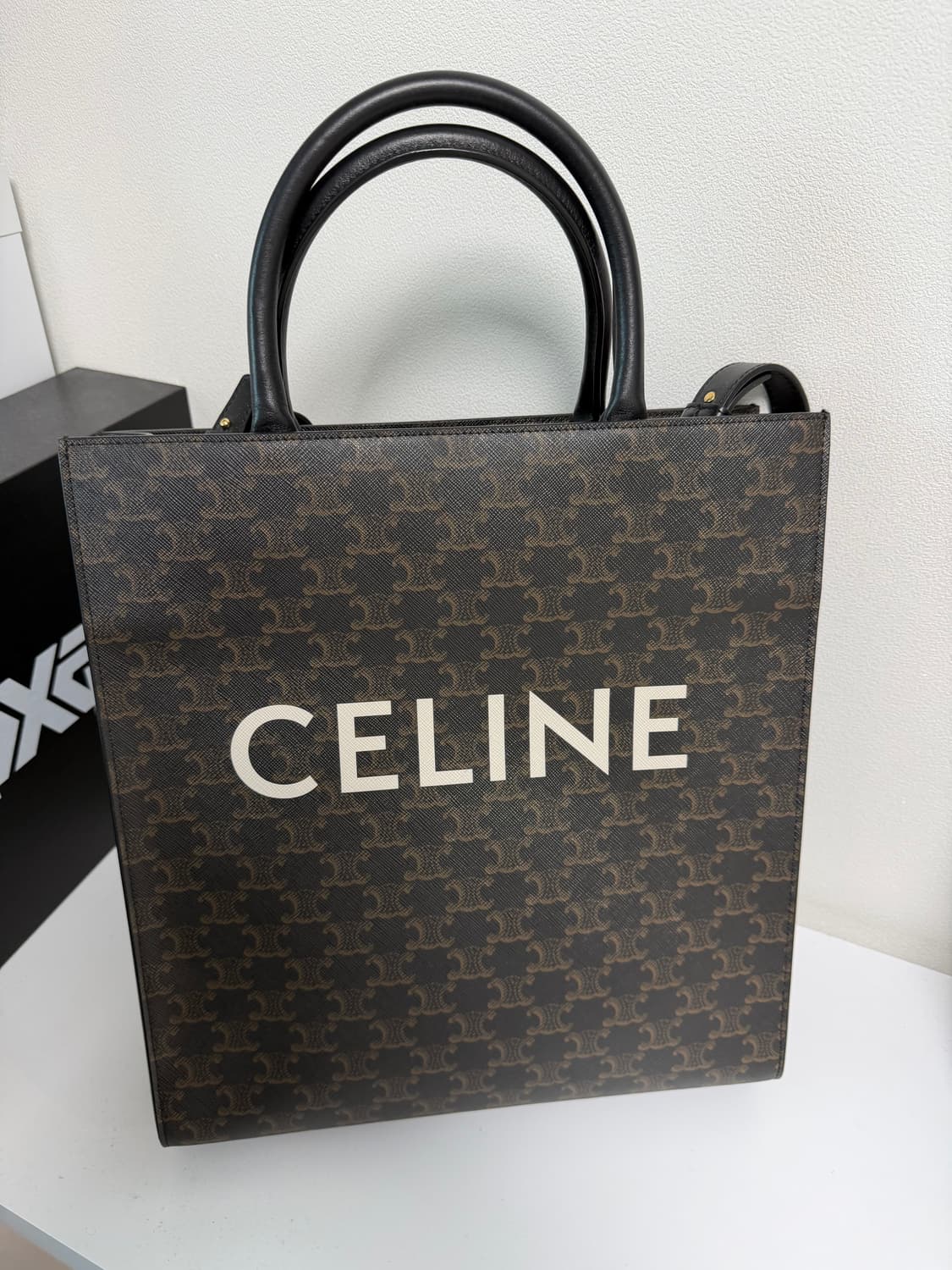 셀린느 트리오페 버티컬 카바스 토트백 미디움 상품이미지9