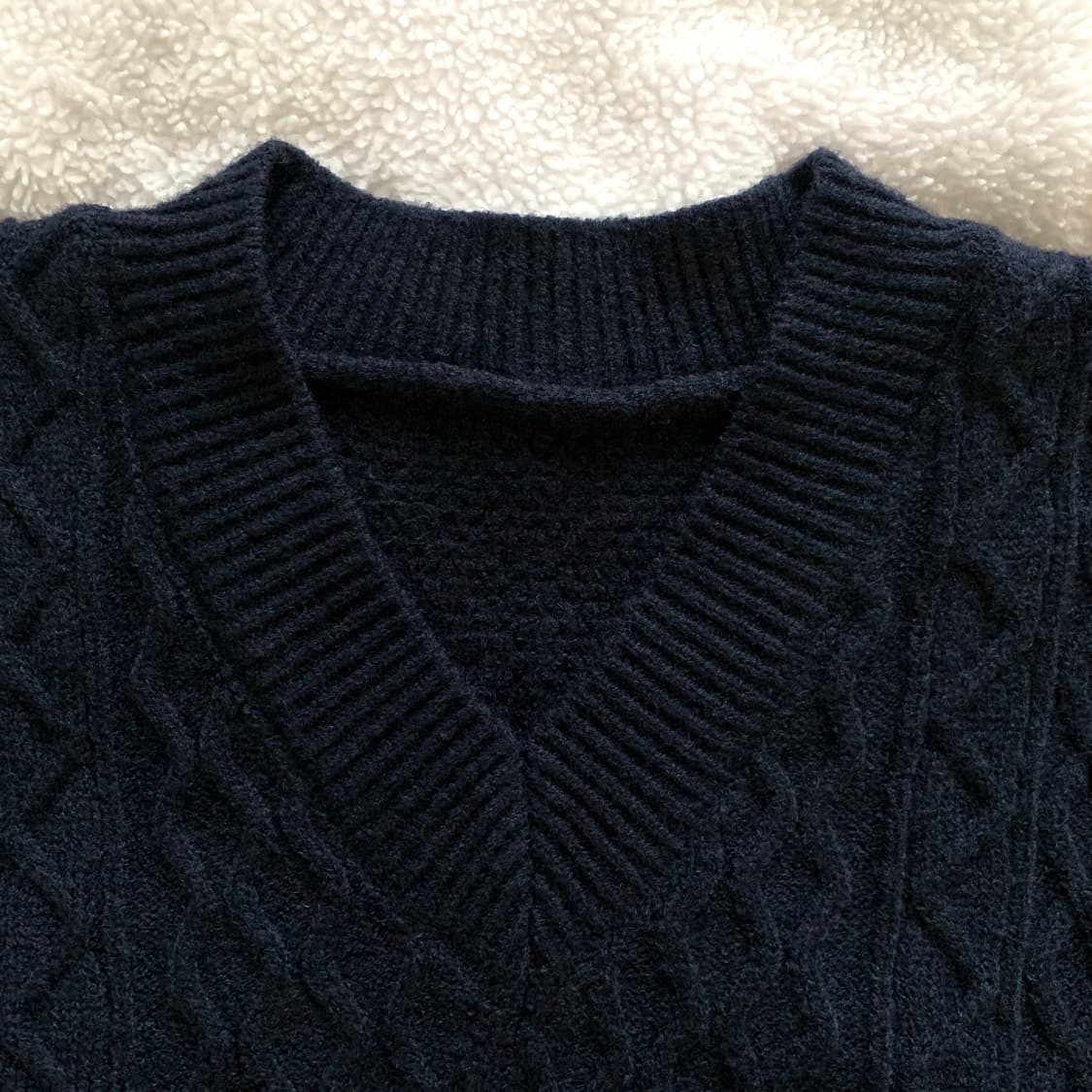 빈티지 브이넥 루즈핏 옆트임 꽈배기 롱니트 상품이미지3