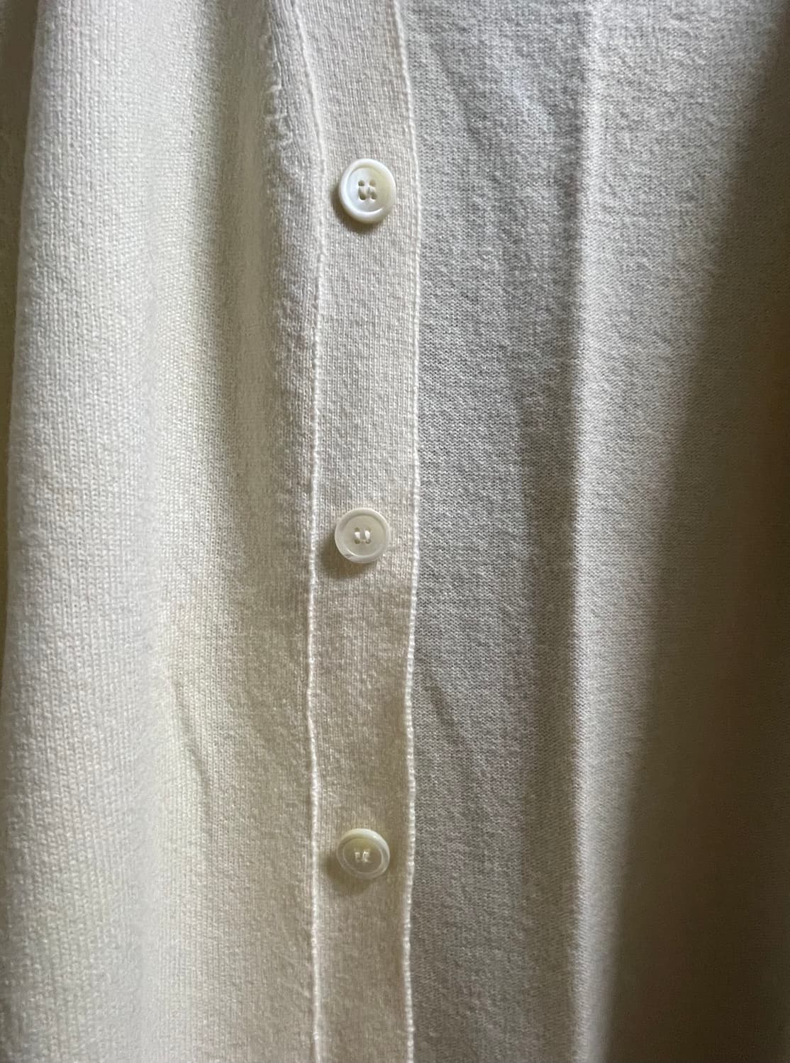 꼼데 가디건 화이트와펜 브이넥 상품이미지6