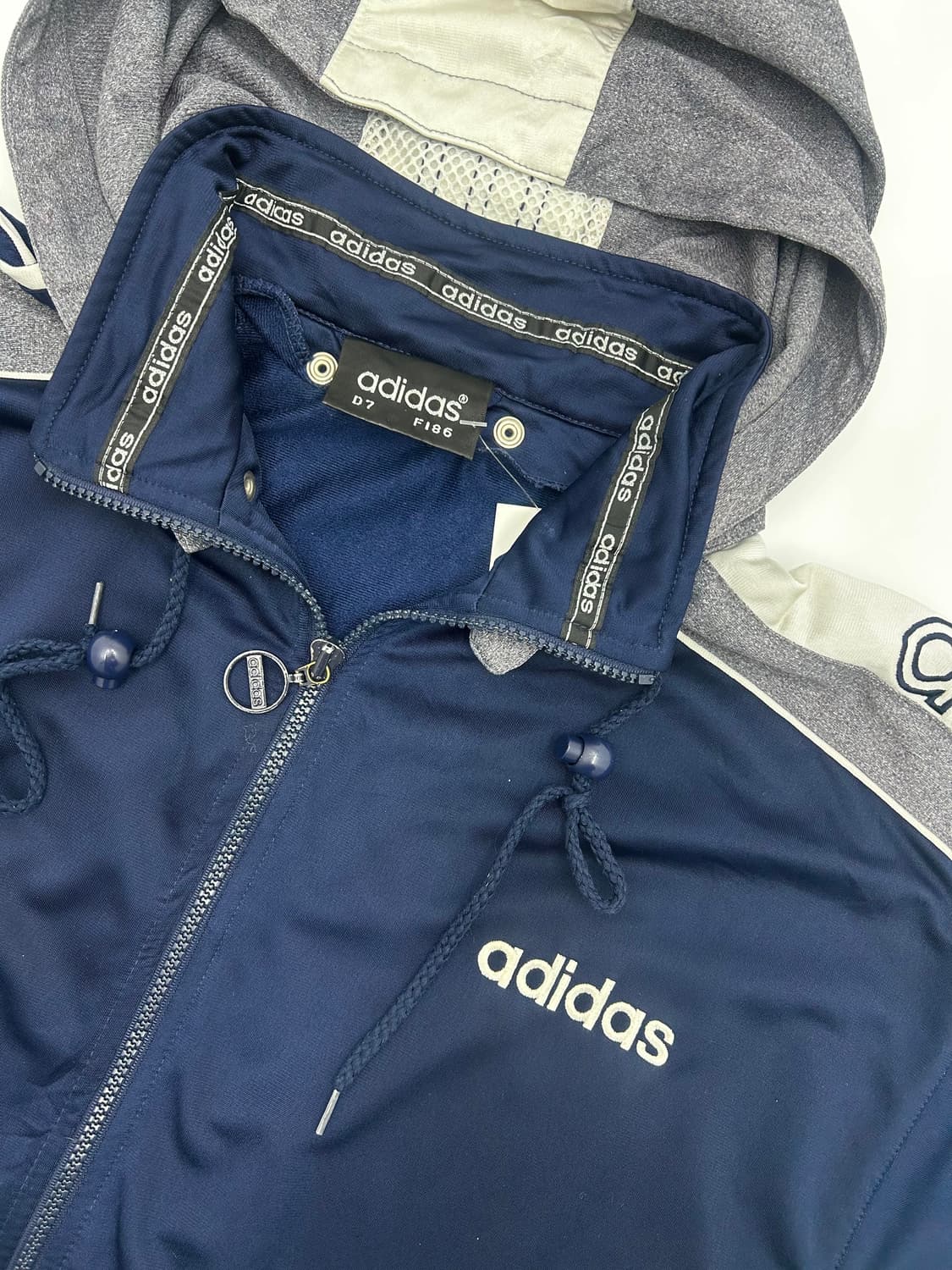 아디다스 배색 반팔 후디 져지 상품이미지3